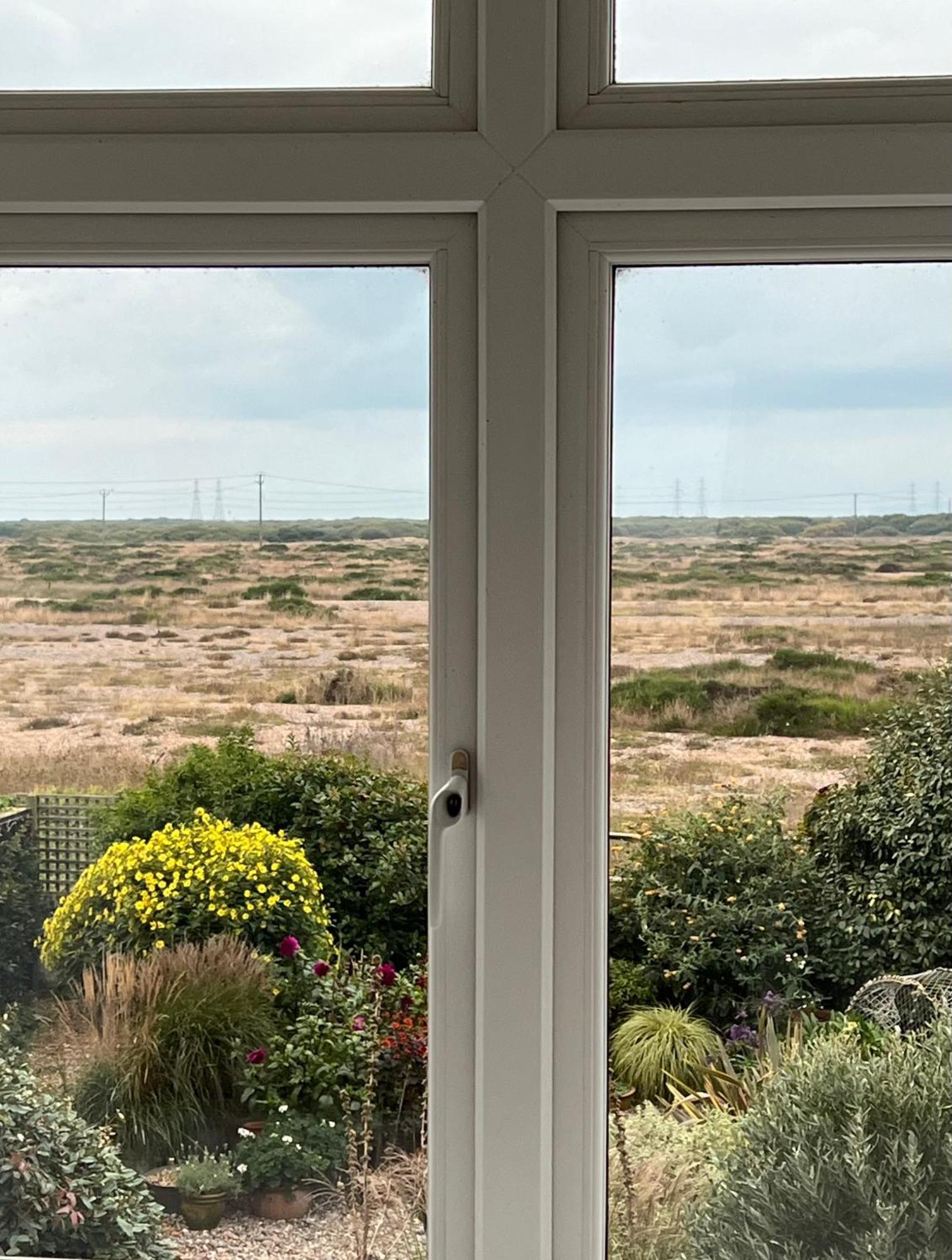 Pluto House Panzió Dungeness Kültér fotó